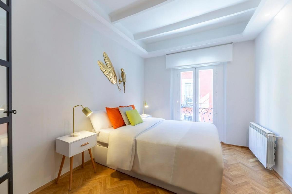 Apartamento Autentico Y Centrico Madrid Luaran gambar