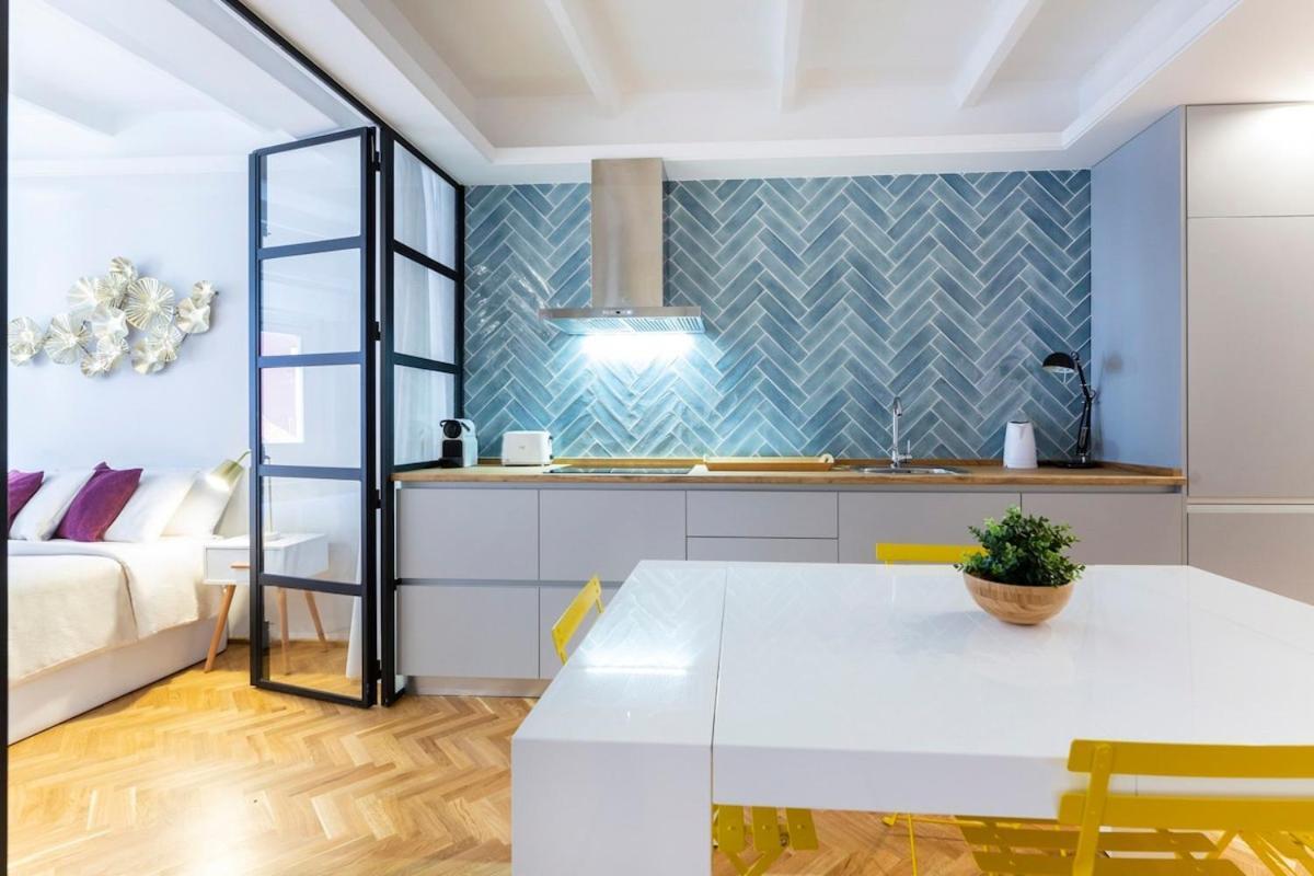 Apartamento Autentico Y Centrico Madrid Luaran gambar