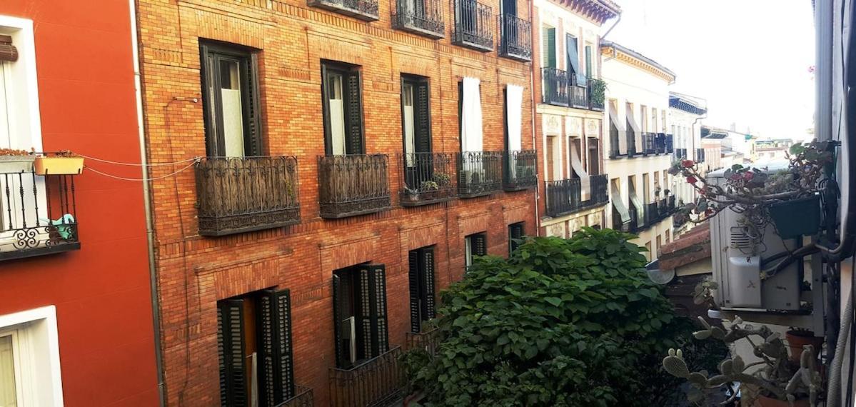 Apartamento Autentico Y Centrico Madrid Luaran gambar